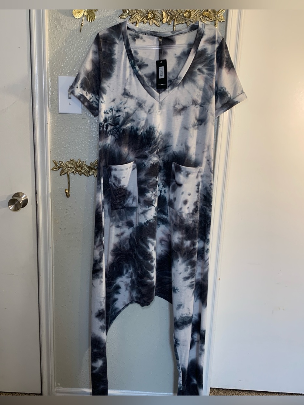 Fashion Nova Black & White Tie-Dye V-Neck Pocket Jumpsuit Women’s Size XL
